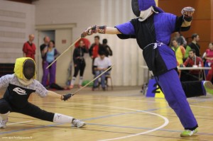 Lucas Bayle (bleu) face à Lucie Auque (jaune)